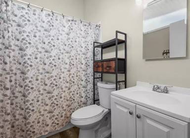 Main picture of 5720 Gallatin Ln