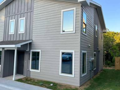 Main picture of 2428-2430 S Fannin Ave