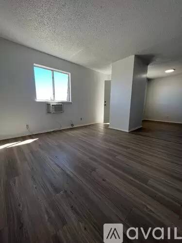 Main picture of 1101 W Sherer St