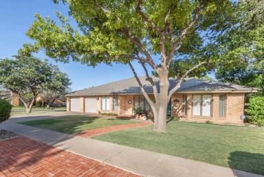 Main picture of 3620 93rd St