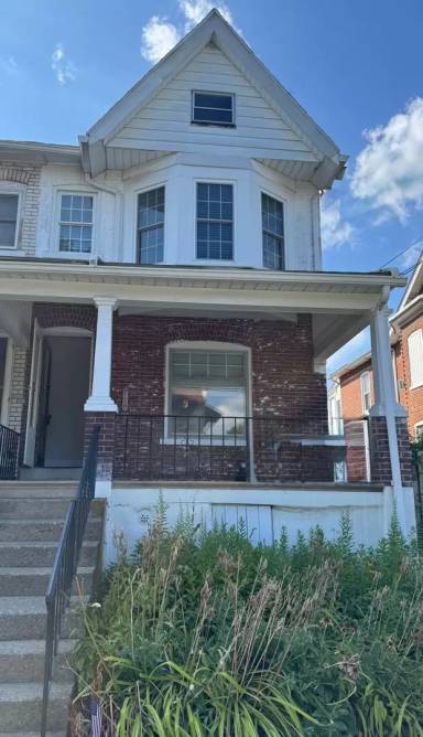 Main picture of 243 Ridge St