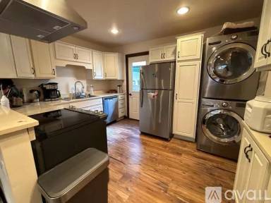 Main picture of 1273 Dedi Ave
