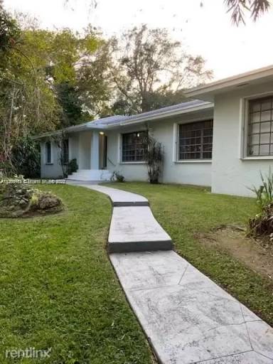 Main picture of 17240 SW 77th Ct