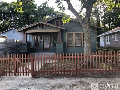 Main picture of 430 Saint Rose Ave
