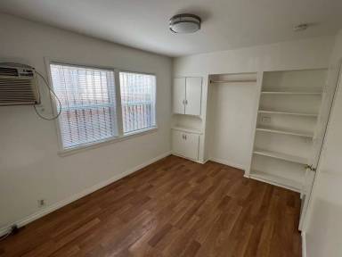 Main picture of 500 N Los Robles Ave