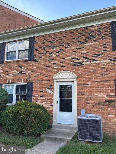 Main picture of 9830 Hagel Cir