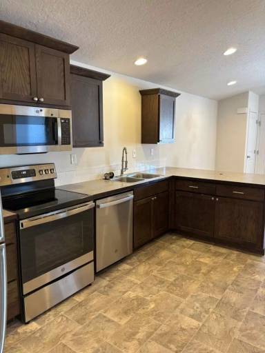 Main picture of 51580 Stillwell St