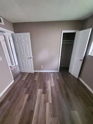 Main picture of 2684 Joyce Ave