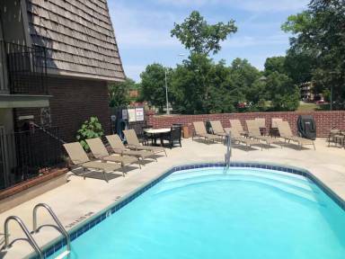 Main picture of 3602 Gillham Rd