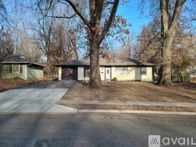 Main picture of 7808 Ruskin Way