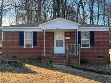 Main picture of 2325 Augusta St