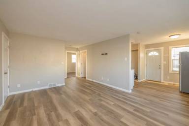 Main picture of 601 E Scott St