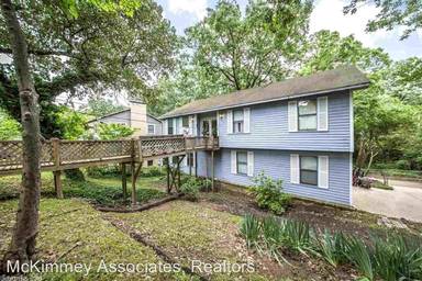 Main picture of 1600 E 31st St