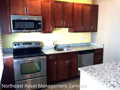 Main picture of 137 W 9th St