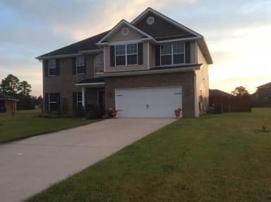 Main picture of 506 Cascade Ct