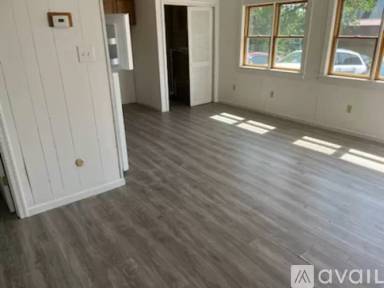 Main picture of 200 E Front St