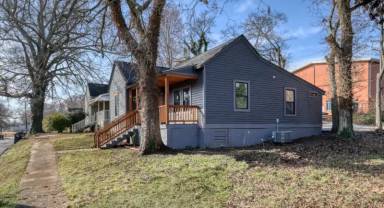 Main picture of 11 N McLin St SW