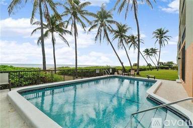 Main picture of 520 N Ocean Blvd
