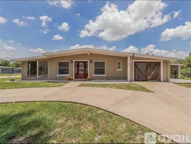 Main picture of 1601 Banyan Dr