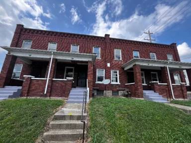 Main picture of 836 E Whittier St