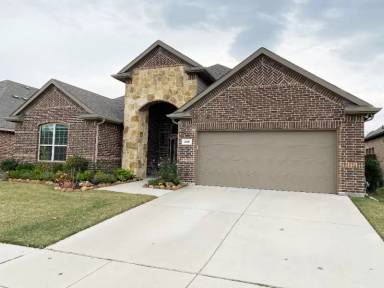 Main picture of 526 La Grange Dr