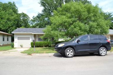 Main picture of 1716 Redwood Pl