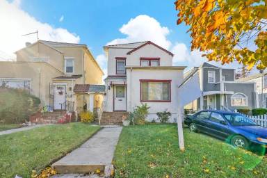 Main picture of 22866 Mentone Ave