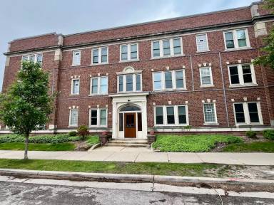 Main picture of 1725 E Park Pl