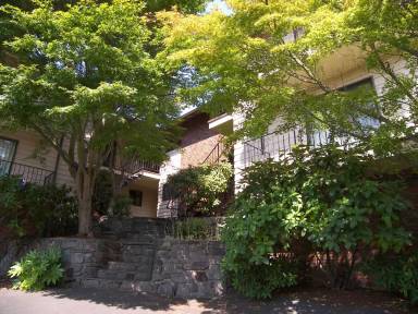 Main picture of 3123 SE Pine St