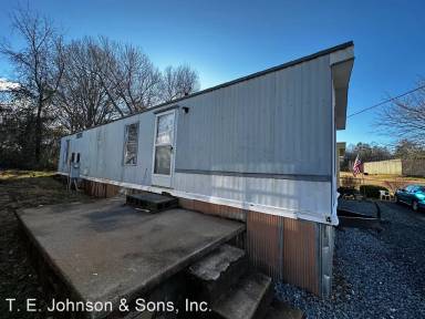 Main picture of 7960 Reynolda Rd