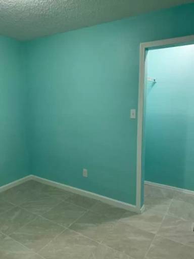 Main picture of 1700 N Tallowood Dr