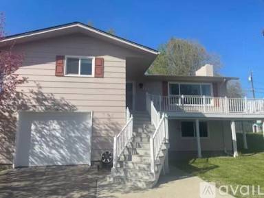 Main picture of 231 SE Valley Dr