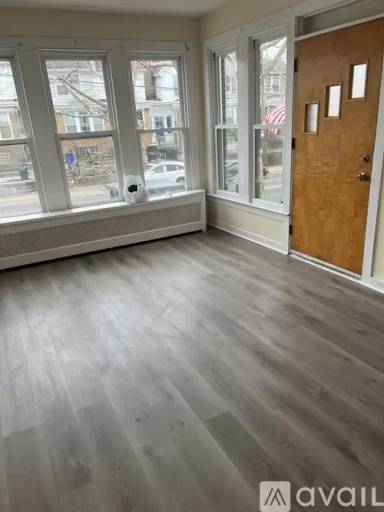 Main picture of 3359 Wellington St