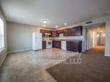 Main picture of 212 E 1st St