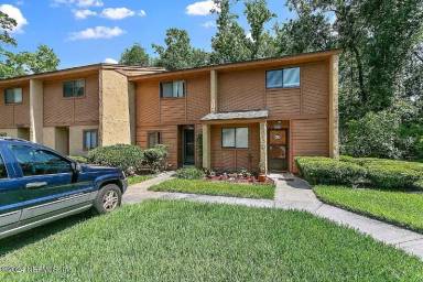 Main picture of Holly Cove Apartments