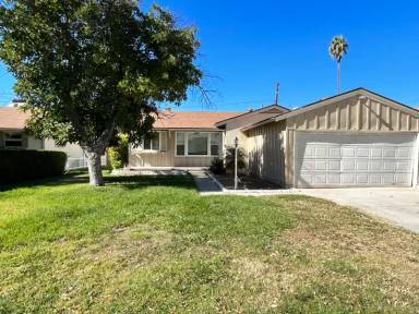 Main picture of 2552 N Alameda Ave
