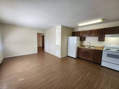 Main picture of 2875 S 6th Pl