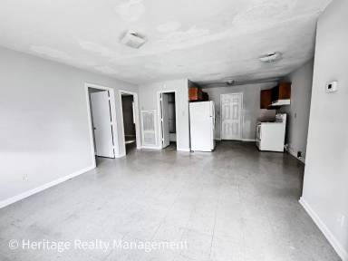 Main picture of 2695 Roy St