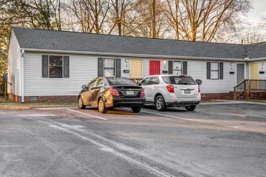 Main picture of 324 Lexington St
