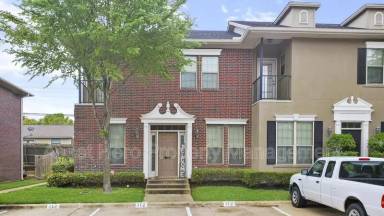 Main picture of 126 Forest Dr