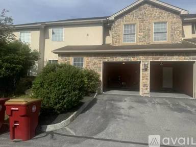 Main picture of 8 Holly Ct