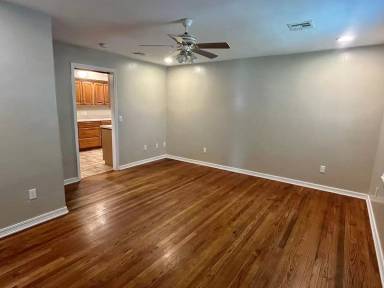 Main picture of 4807 N Mueller Ave