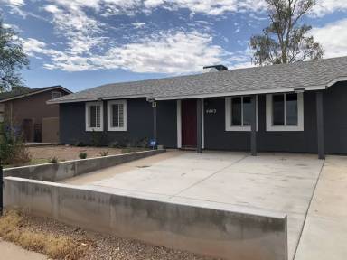 Main picture of 4449 E Chambers St