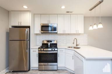 Main picture of 2437 N Ashland Ave