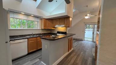 Main picture of 122 Lafayette Rd