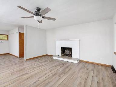 Main picture of 526 N Oak Grove Ave