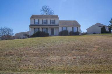 Main picture of 445 Michigan Dr