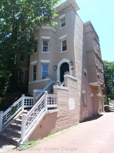 Main picture of 1906 1/2 Calvert St NW