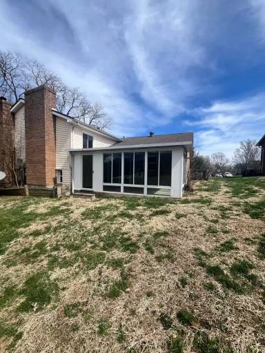 Main picture of 5633 Kenwood Dr