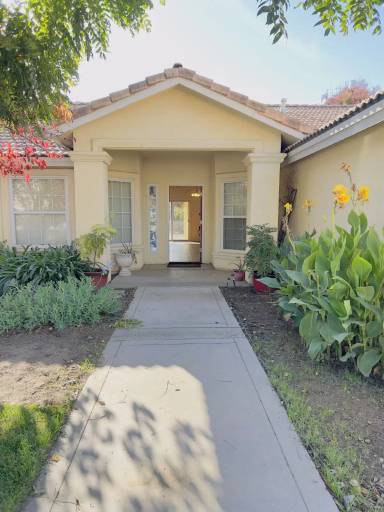 Main picture of 3360 Baron St